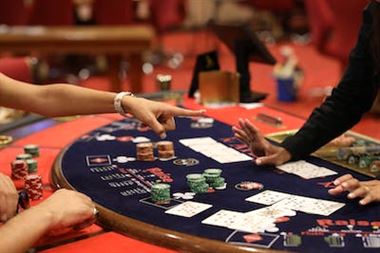 Estratégia de Jogo em Dinheiro de Poker Online: Dicas e Técnicas