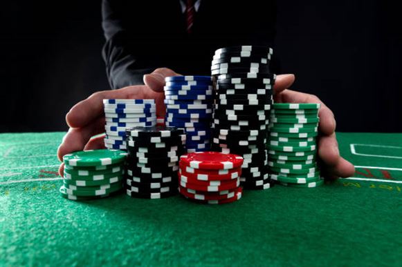 Estratégia de Torneio de Poker Bounty: Como Ganhar Mais?